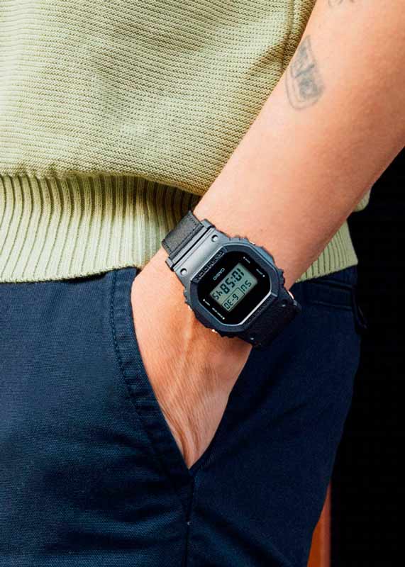Casio DW-5600BCE-1ER Casio DW-5600BCE-1ER