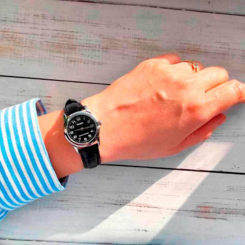 Casio LTP-V001L-1B Casio LTP-V001L-1B
