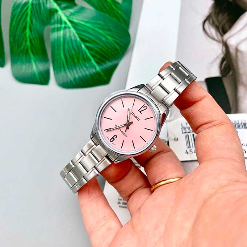 Casio LTP-V005D-4B Casio LTP-V005D-4B