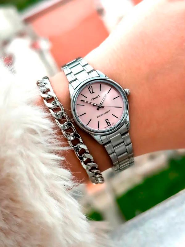 Casio LTP-V005D-4B Casio LTP-V005D-4B
