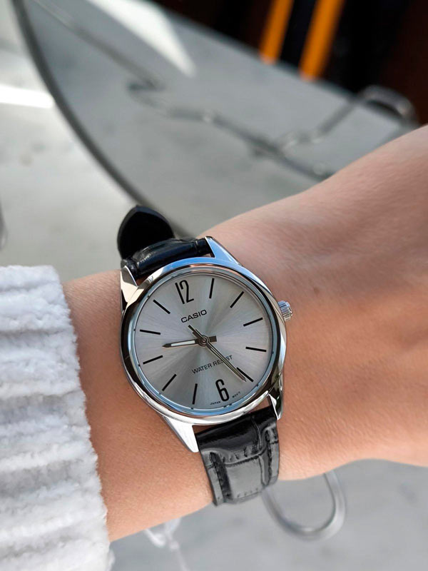 Casio LTP-V005L-7B Casio LTP-V005L-7B