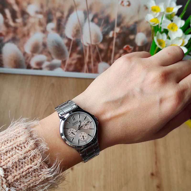 Casio LTP-V300D-4A Casio LTP-V300D-4A